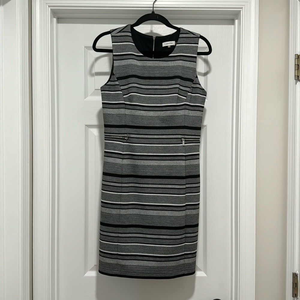 Calvin Klein Lined Size 4 Striped Dress w/ Zip Hip Pockets